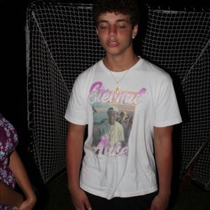 Meet your Posher, Levi